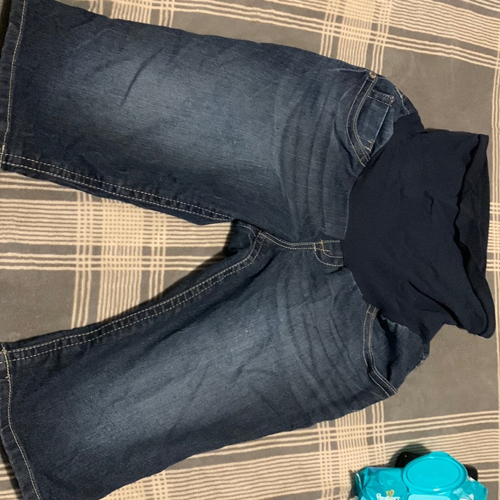 Maternity capris
